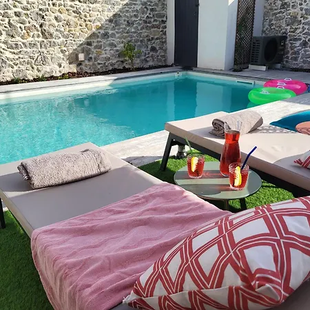 Lilou Piscine Privee Option Proche Montpellier Candillargues